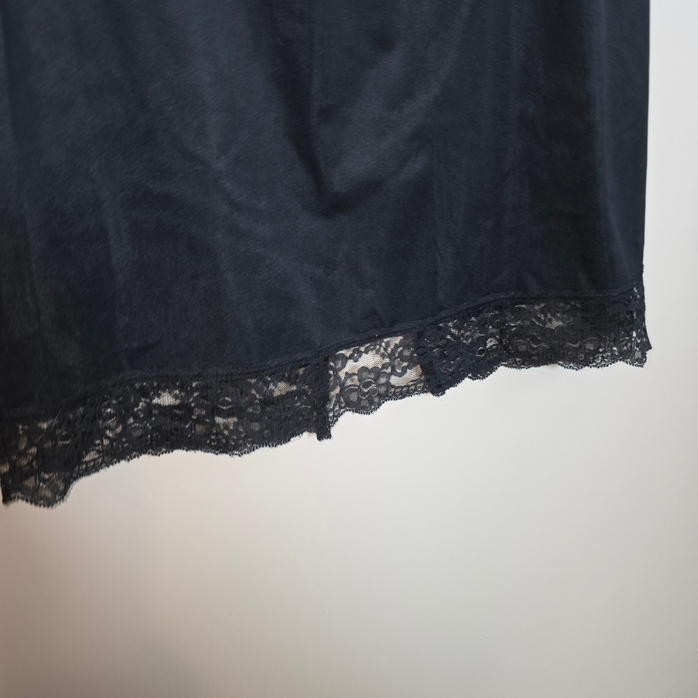 Vintage Black Lace Trim Half Slip Elastic Waist Mid-Length Made in USA RN 15411 - Picture 3 of 7
